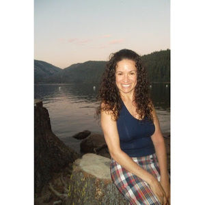 Meet your Posher, Claudia a.